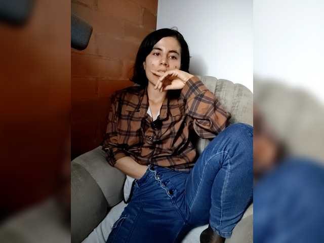 katiae's BongaCams show and profile