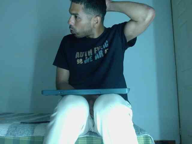 johanylatino Sex Cam Show