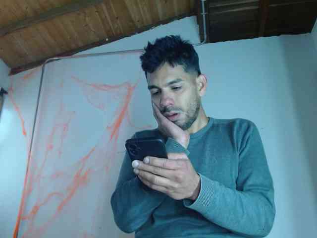 johanylatino