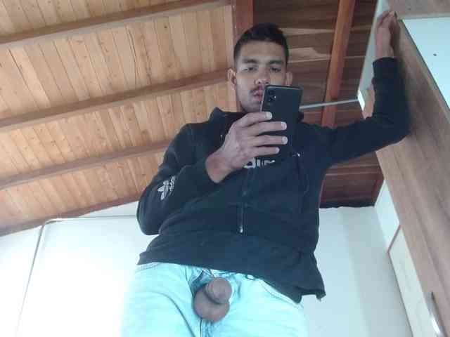 johanylatino Sex Cam Show