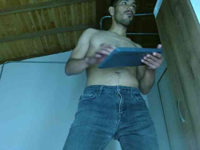 johanylatino Sex Cam Show