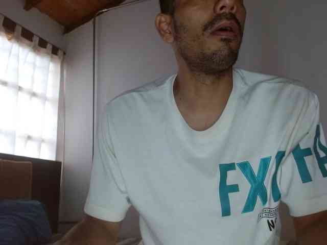 johanylatino Sex Cam Show