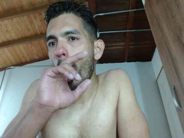 johanylatino