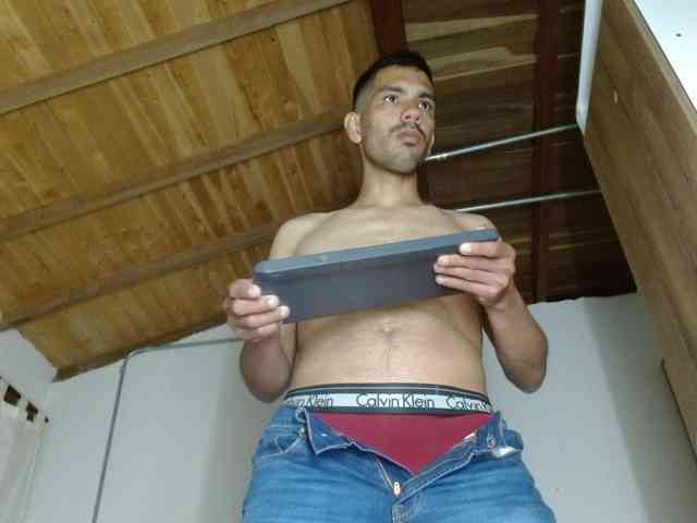 johanylatino