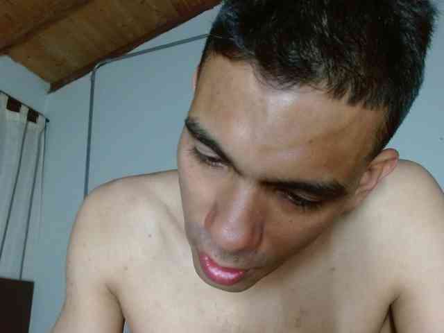johanylatino