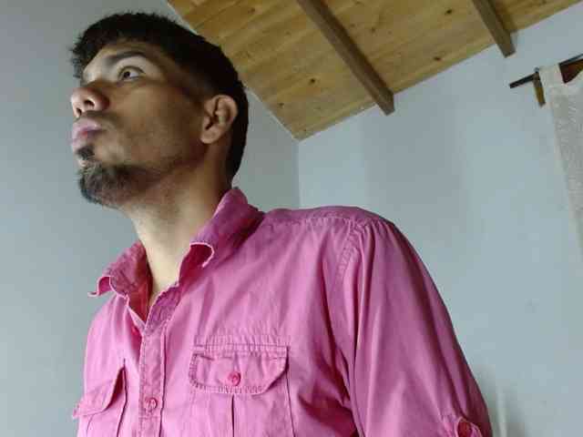 johanylatino