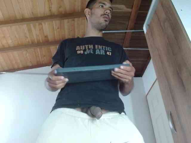 johanylatino Sex Cam Show