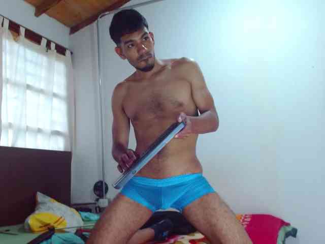 johanylatino