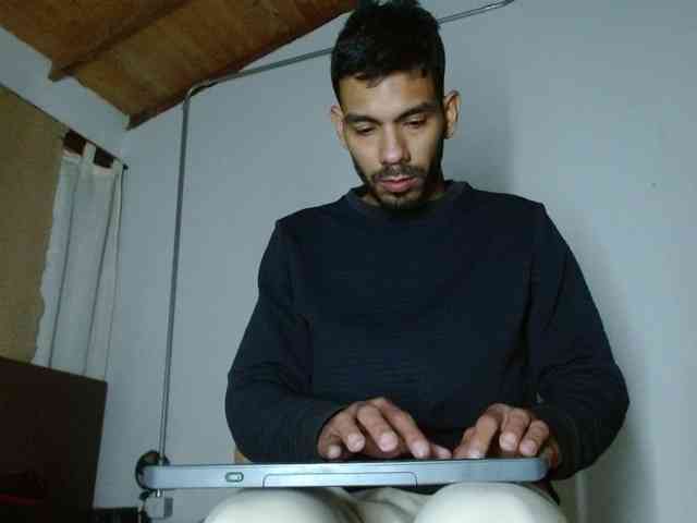 johanylatino