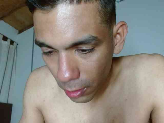johanylatino johanylatino