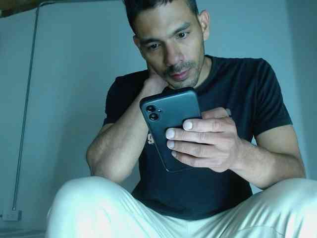 johanylatino Sex Cam Show