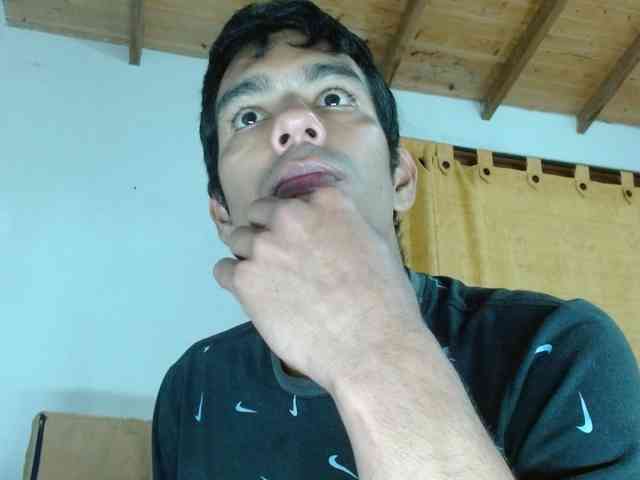 johanylatino