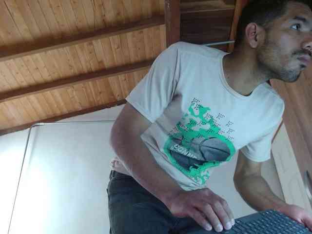 johanylatino
