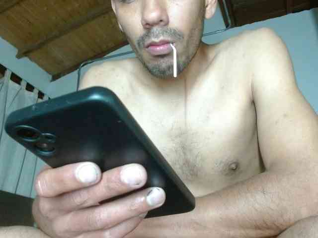 johanylatino Sex Cam Show