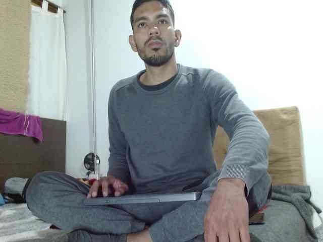johanylatino