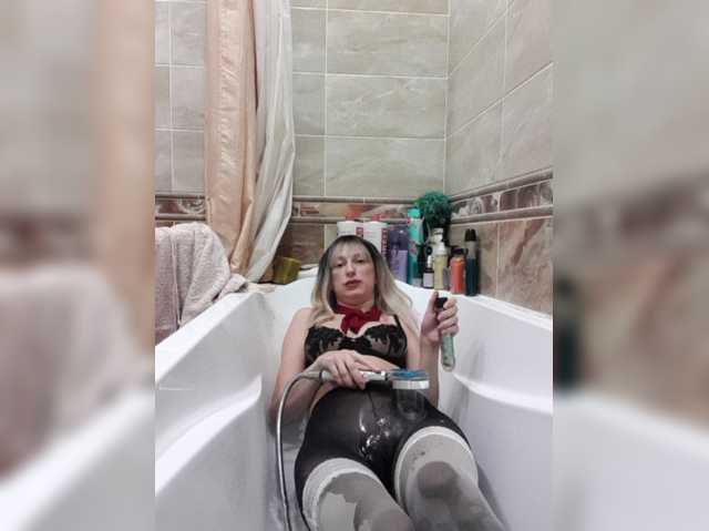 LizBetty, live now on BongaCams