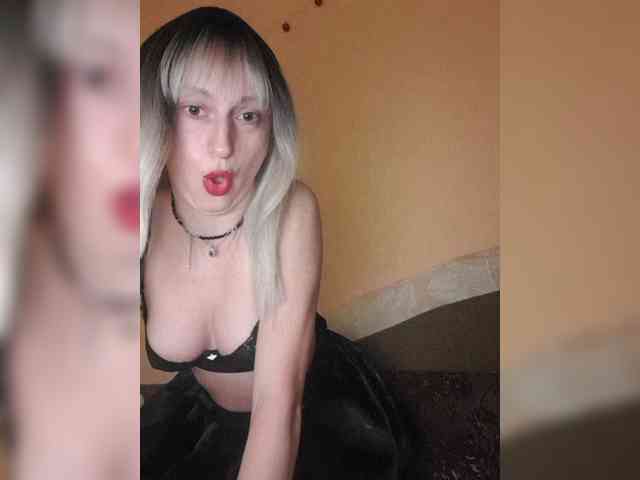 Ella-Mary webcam