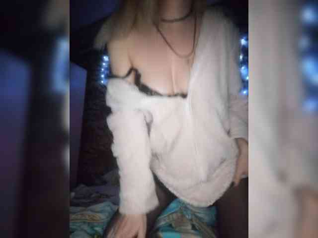 Ella-Mary webcam