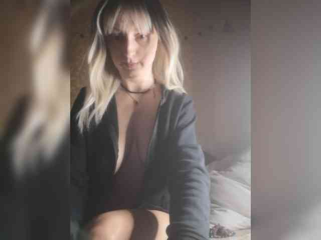 Ella-Mary webcam