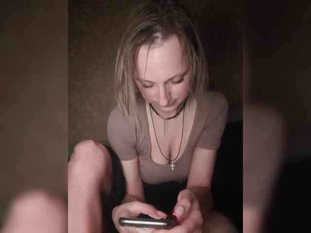 Ella-Mary webcam