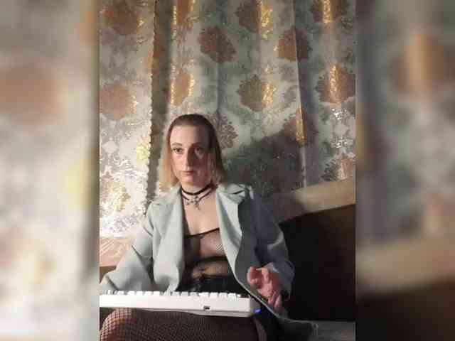Modella: Ella-Mary