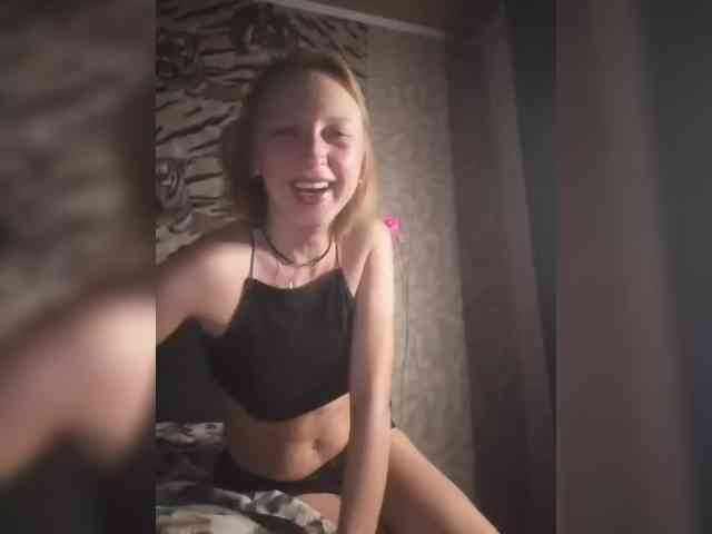 Ella-Mary webcam