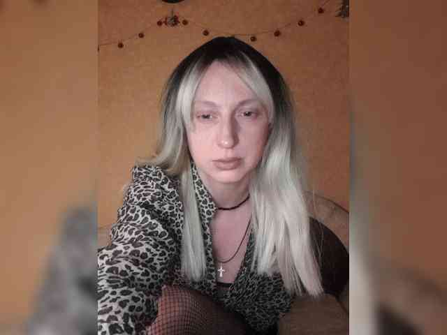 Ella-Mary webcam