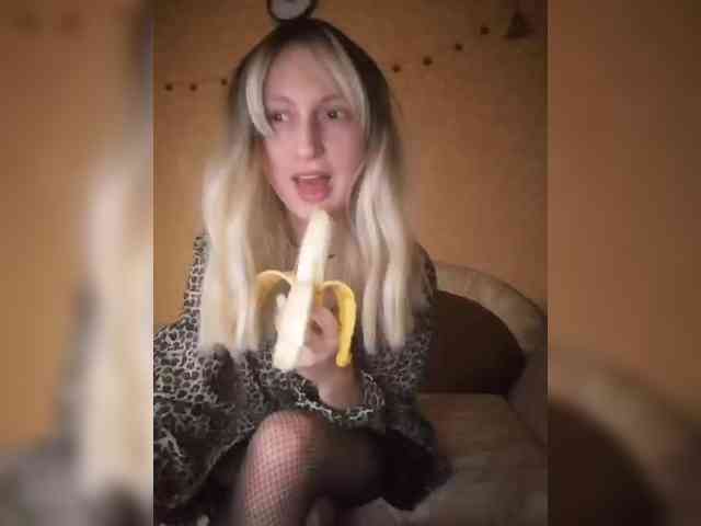 Ella-Mary webcam