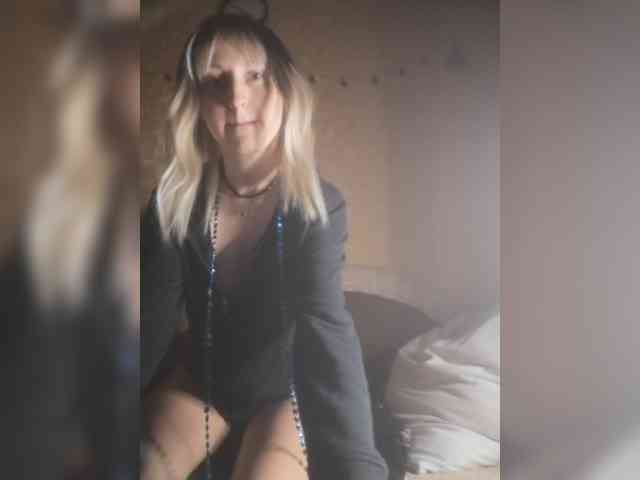Ella-Mary webcam