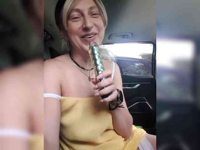 Ella-Mary webcam