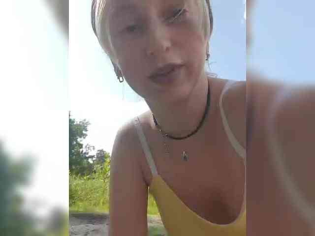 Ella-Mary webcam