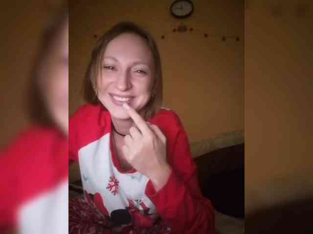 Ella-Mary webcam