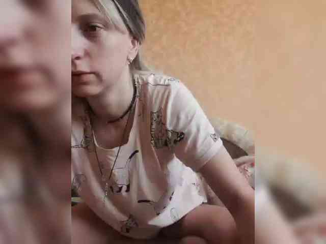 Ella-Mary webcam