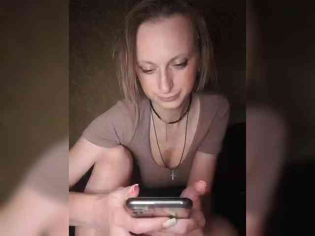 Ella-Mary webcam