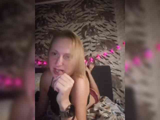 Ella-Mary webcam