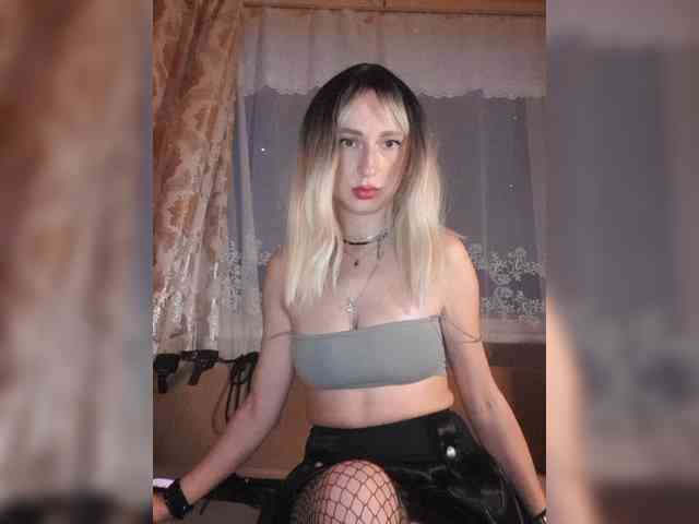 Ella-Mary webcam