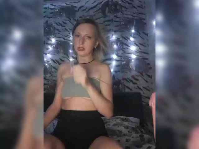 Ella-Mary webcam