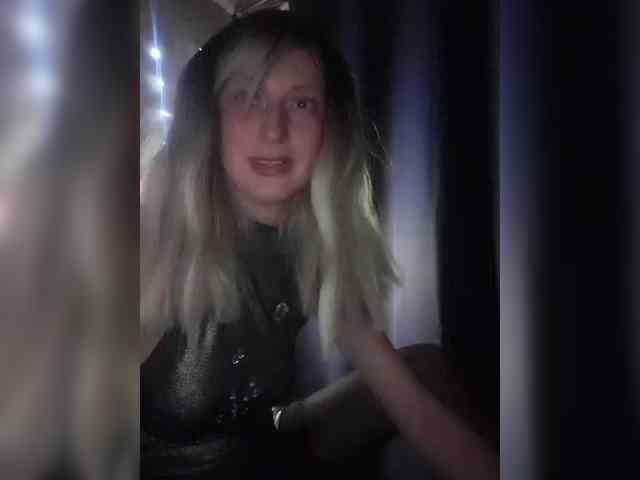 Ella-Mary webcam