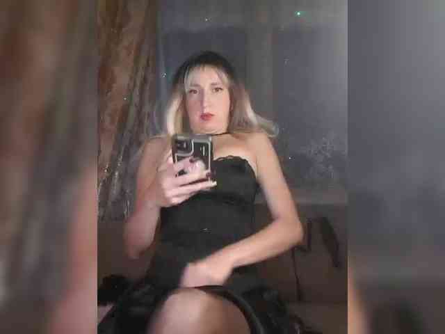 Ella-Mary webcam