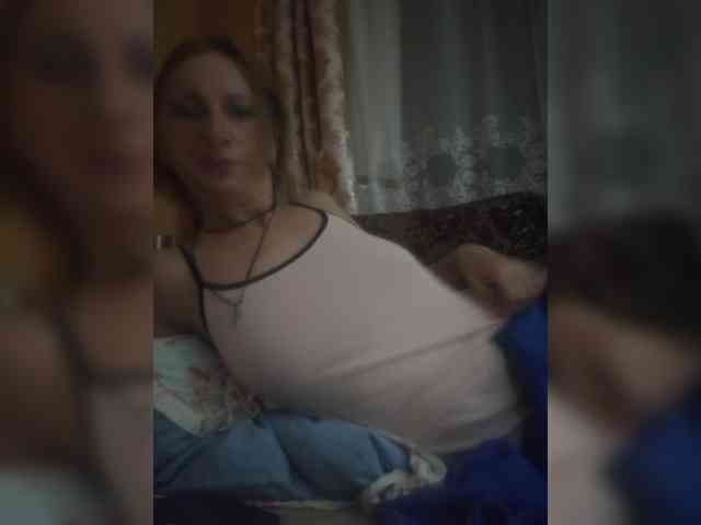 Ella-Mary webcam