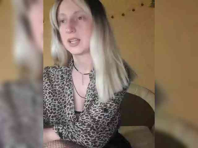 Ella-Mary webcam