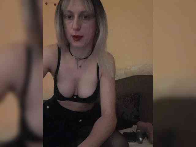 Ella-Mary webcam