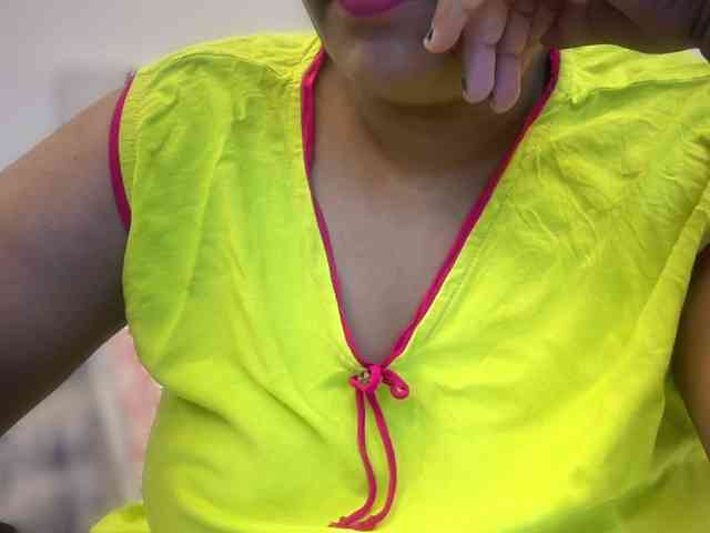 Selina_6 webcam