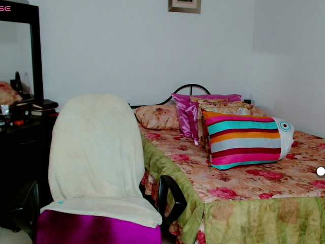 LilyBenet1 live webcam show