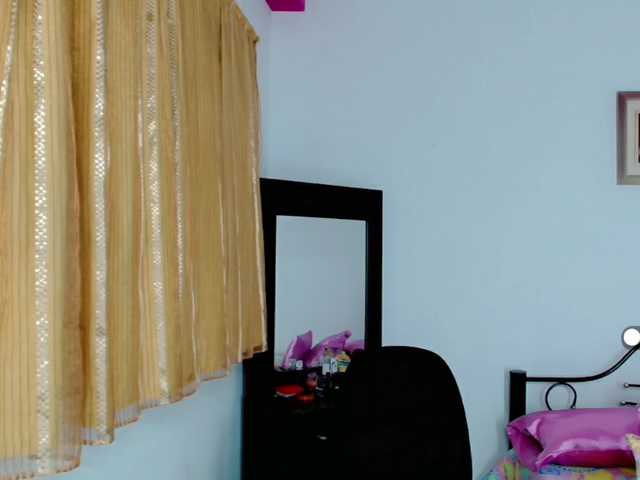 LilyBenet1's BongaCams show and profile