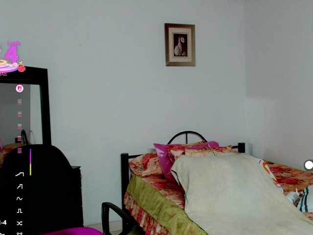 LilyBenet1 live cam on BongaCams