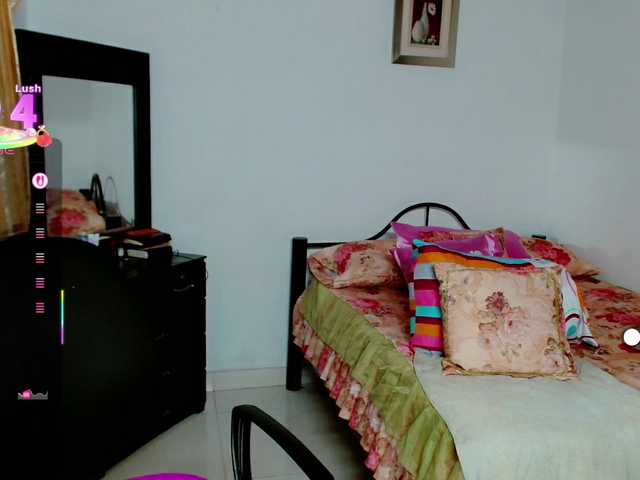 LilyBenet1 live cam on BongaCams