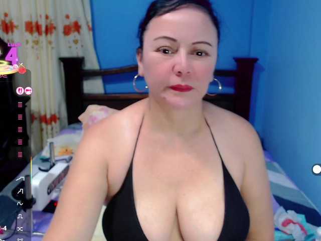 LilyBenet1 live cam on BongaCams