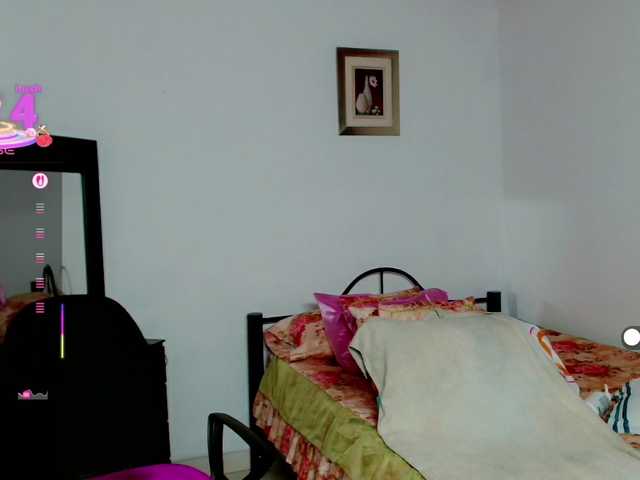 LilyBenet1 live cam on BongaCams