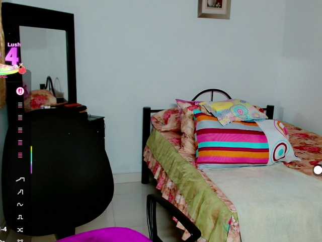 LilyBenet1 live cam on BongaCams